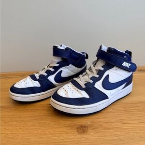 Nike Court Borough Mid 2